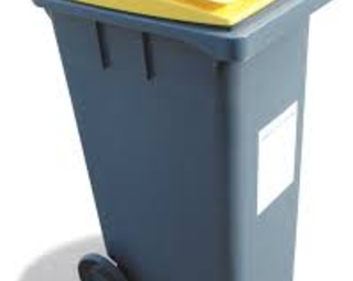 Vue d'un bac de tri des emballages avec un couvercle jaune