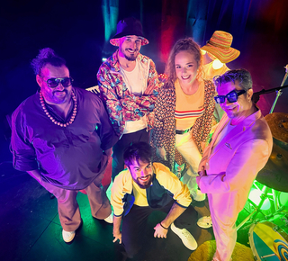 Photo des 5 artistes du groupe Paris sockets