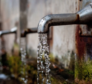 robinets d'une fontaine