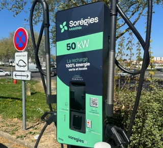 Vue d'une borne de recharge ppur les véhicules électriques