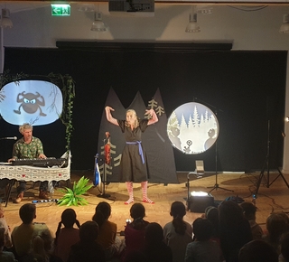 Vue des deux artistes durant le spectacle