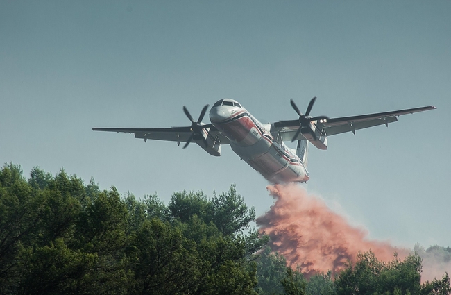 Avion bombardier d'eau