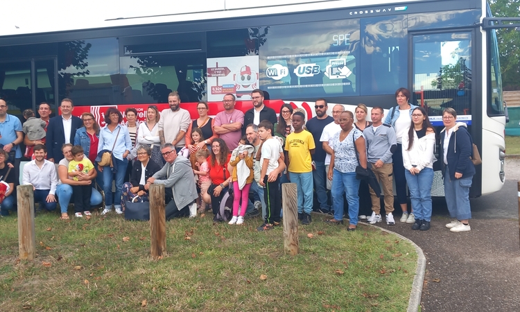 Les nouveaux habitants de la commune lors de la cérémonie d'accueil en septembre 2024