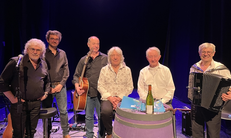 Photo de la troupe lors d'une représentation
