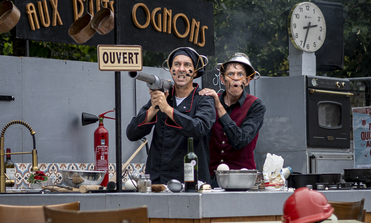 Vue des deux acteurs durant le spectacle