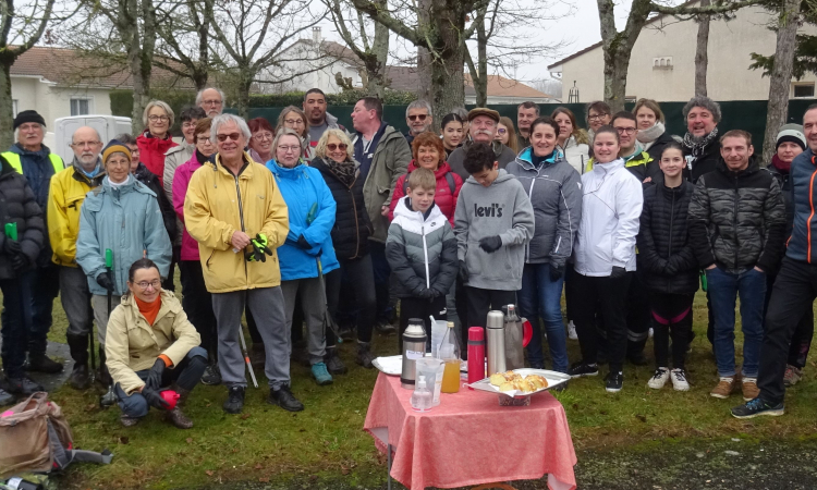 Groupe de bénévoles pour le ramassage de déchets
