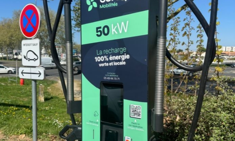 Vue d'une borne de recharge ppur les véhicules électriques