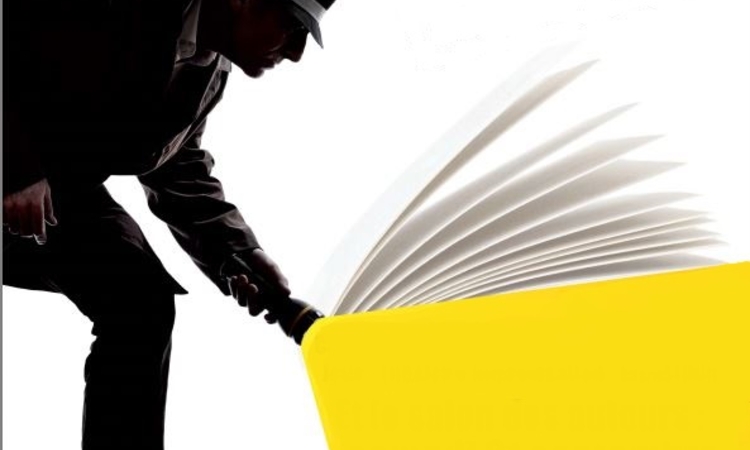 Visuel du festival comprenent une silhouette d'un homme tenant une lampe torche